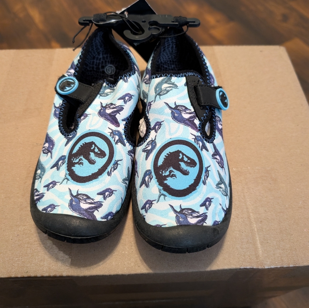 Universal Kids Water Shoes - Black and Light Blue